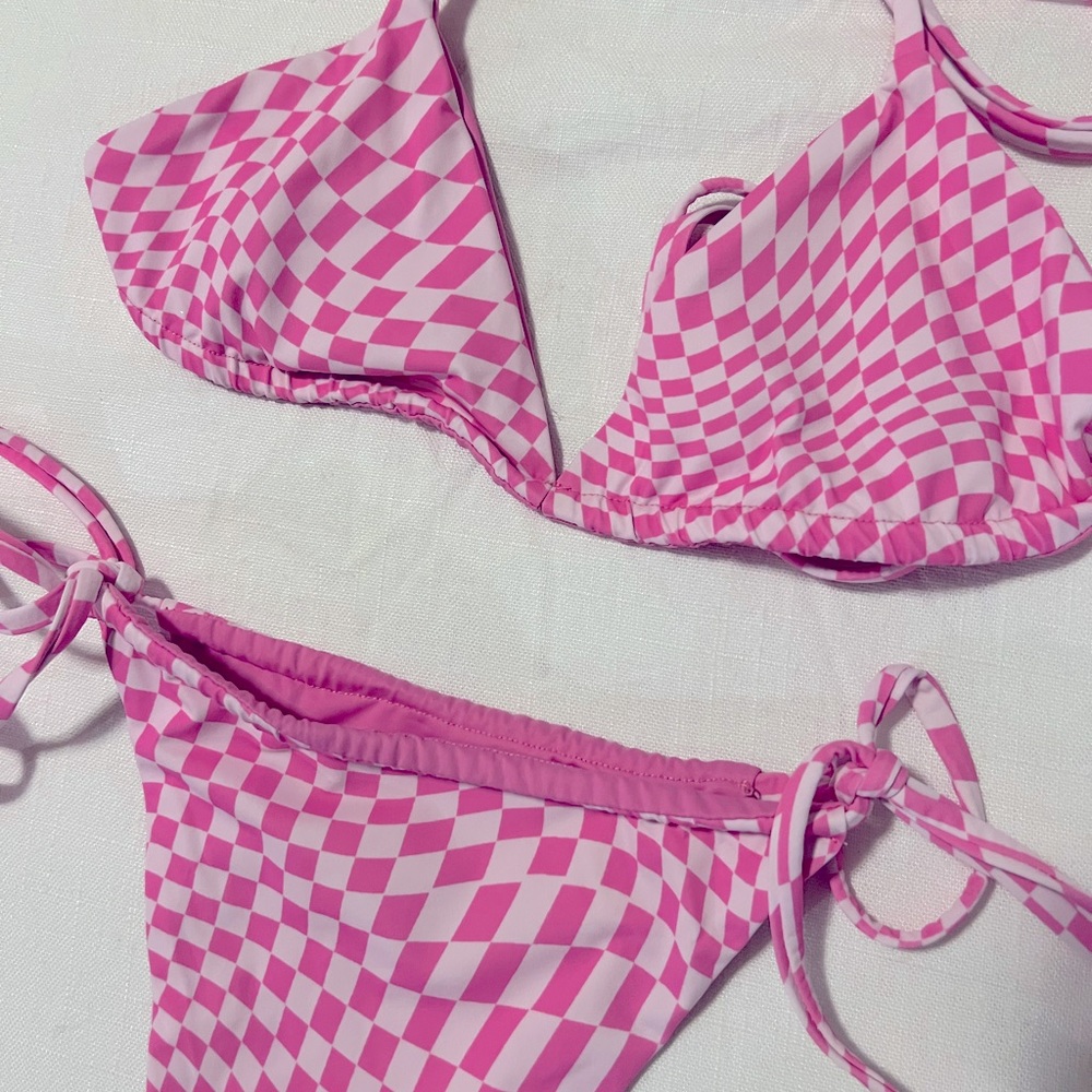 Frankie’s Bikinis